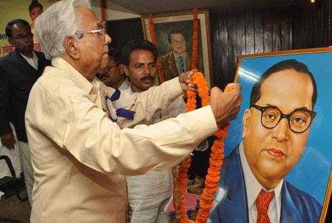 Phát hành tem bưu chính chân dung CS. Ambedkar
